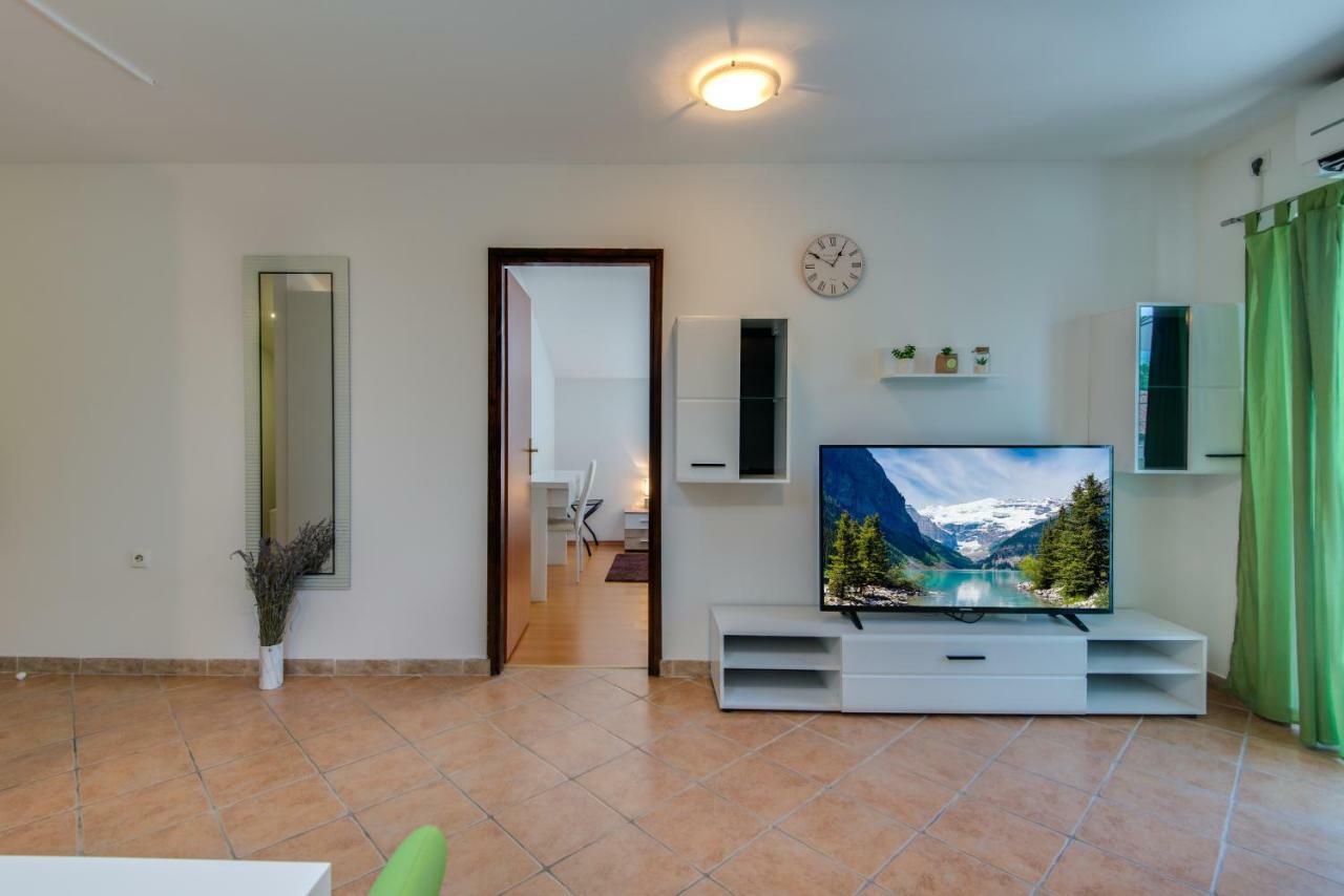 Apartmani Admiral Viskovo Exterior foto